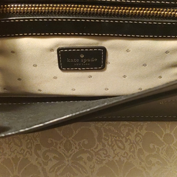 Kate Spade Leather Crossbody. - Picture 2 of 3
